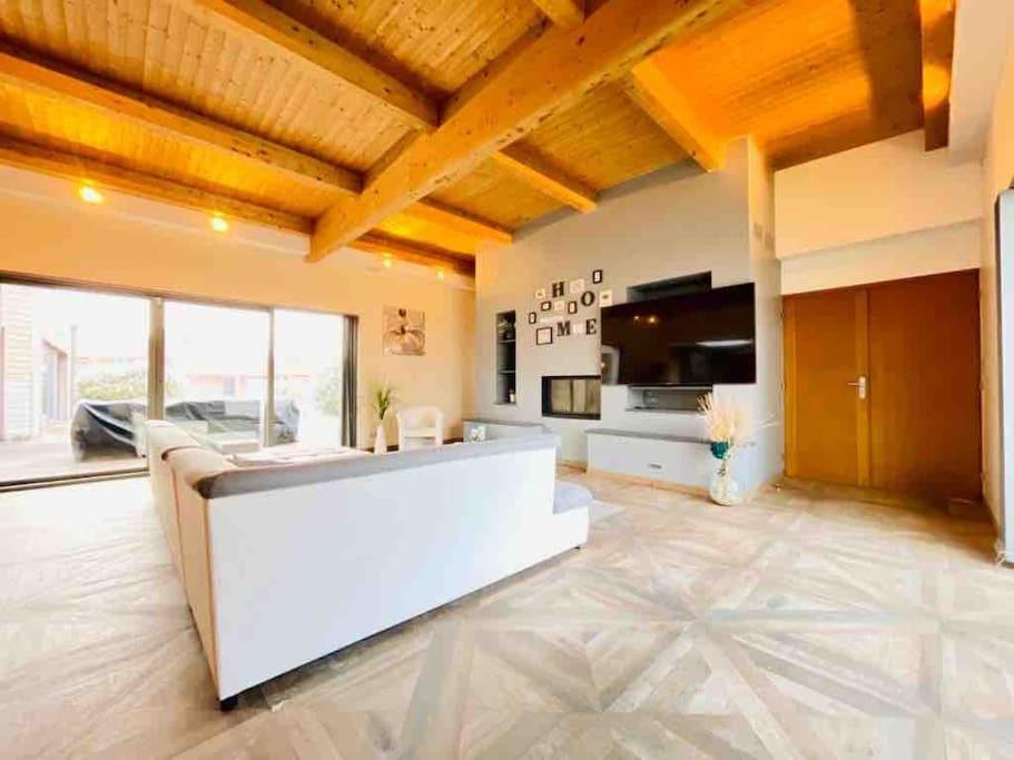 Villa D'architecte Avec Piscine Chauffee Ligny-en-Cambresis