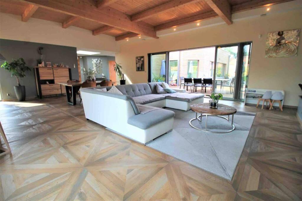 D'architecte Avec Piscine Chauffee Villa