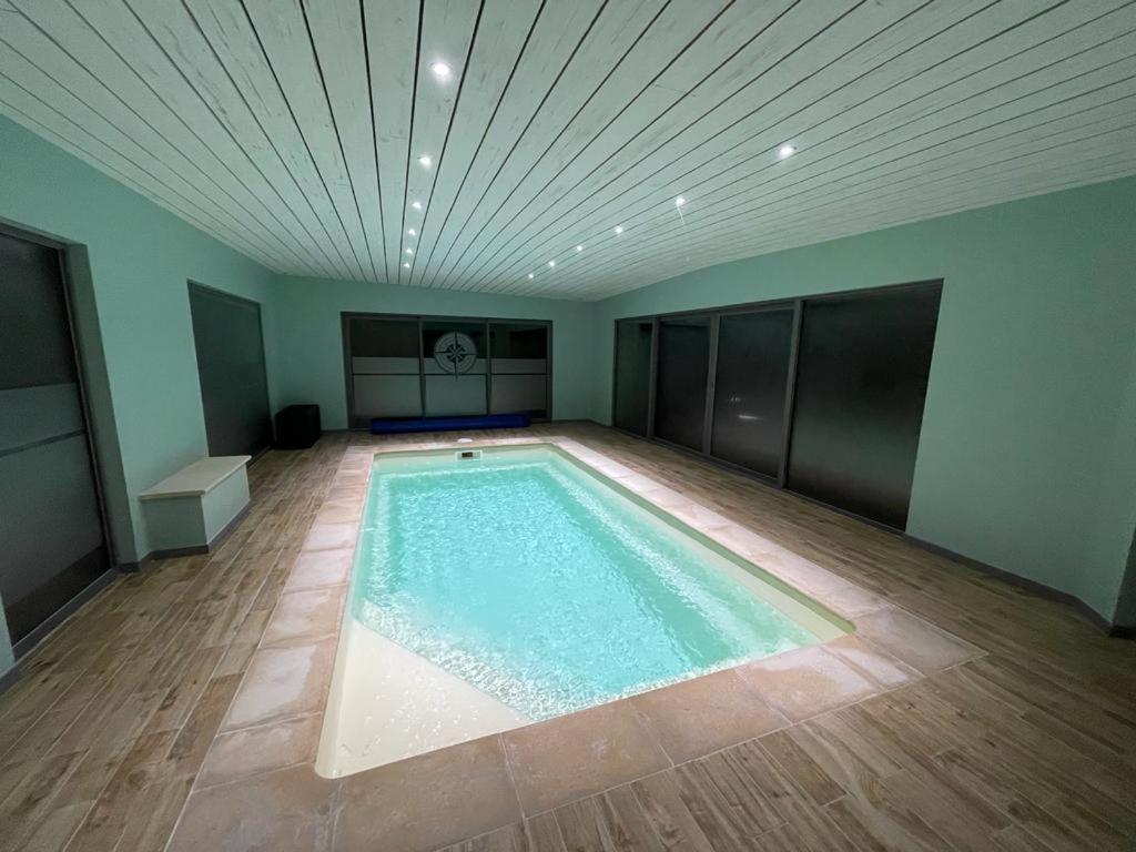 D'architecte Avec Piscine Chauffee Villa